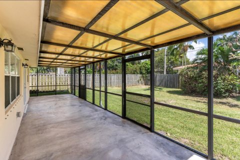 House in Hollywood, Florida 3 bedrooms, 152.17 sq.m. № 2392653 - photo 21