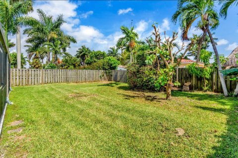 House in Hollywood, Florida 3 bedrooms, 152.17 sq.m. № 2392653 - photo 22