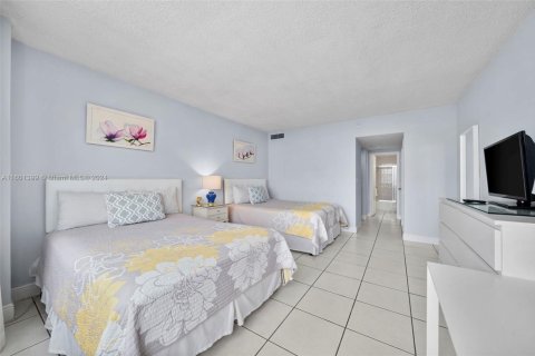 Купить кондоминиум в Майами-Бич, Флорида 1 спальня, 86.4м2, № 1977296 - фото 18