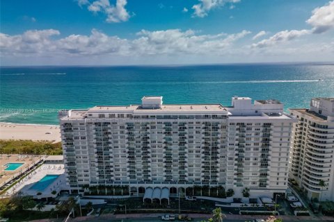 Купить кондоминиум в Майами-Бич, Флорида 1 спальня, 86.4м2, № 1977296 - фото 3