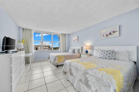 Купить кондоминиум в Майами-Бич, Флорида 1 спальня, 86.4м2, № 1977296 - фото 16