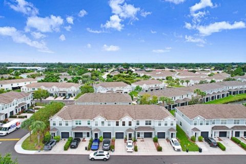 Touwnhouse à vendre à Pinellas Park, Floride: 3 chambres, 131.92 m2 № 2406856 - photo 2