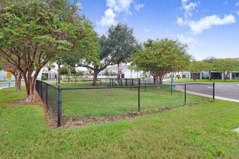 Touwnhouse à vendre à Pinellas Park, Floride: 3 chambres, 131.92 m2 № 2406856 - photo 26