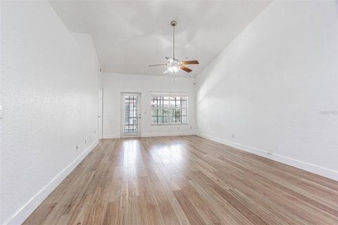 Townhouse in Lutz, Florida 3 bedrooms, 119.66 sq.m. № 2166821 - photo 7