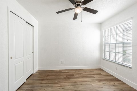 Townhouse in Lutz, Florida 3 bedrooms, 119.66 sq.m. № 2166821 - photo 17