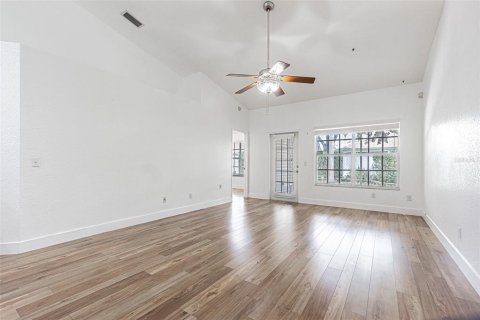Townhouse in Lutz, Florida 3 bedrooms, 119.66 sq.m. № 2166821 - photo 6