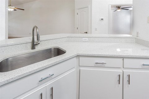 Townhouse in Lutz, Florida 3 bedrooms, 119.66 sq.m. № 2166821 - photo 27