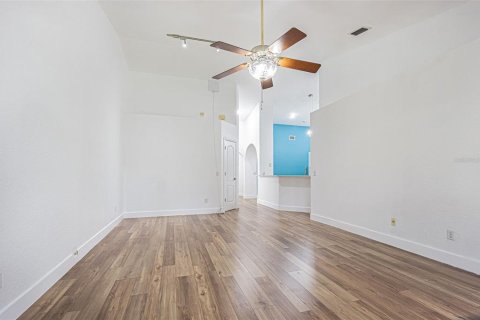 Townhouse in Lutz, Florida 3 bedrooms, 119.66 sq.m. № 2166821 - photo 8
