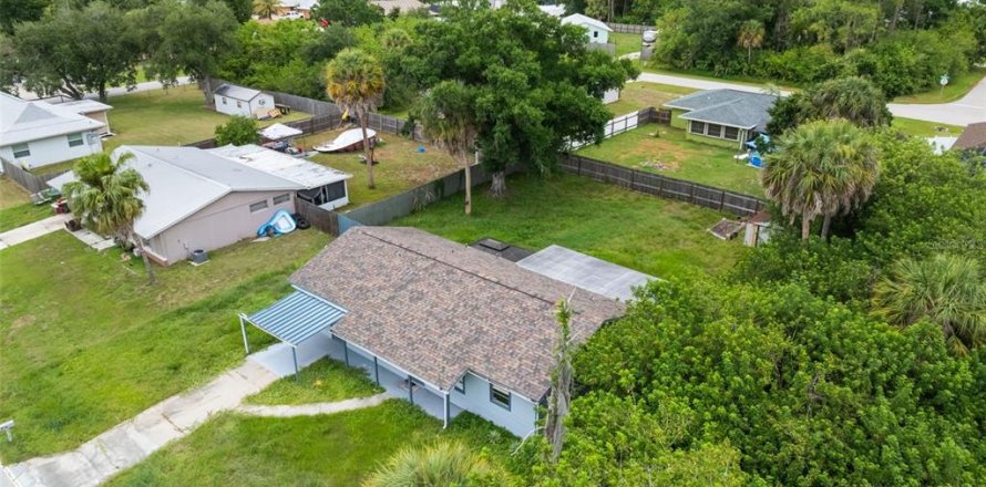 Villa ou maison à Port Charlotte, Floride 3 chambres, 89.37 m2 № 2218646