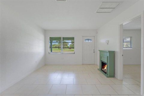 Villa ou maison à vendre à Port Charlotte, Floride: 3 chambres, 89.37 m2 № 2218646 - photo 11