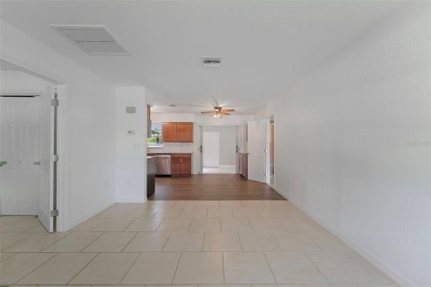 Villa ou maison à vendre à Port Charlotte, Floride: 3 chambres, 89.37 m2 № 2218646 - photo 12