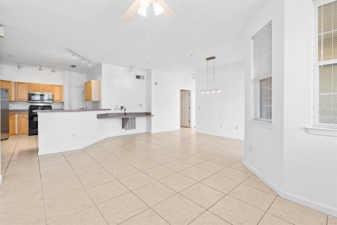 Condo in Davenport, Florida, 3 bedrooms  № 2123741 - photo 11