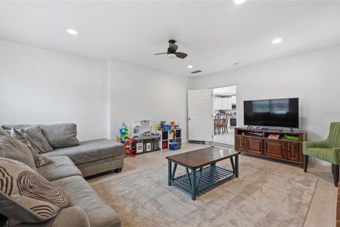 Casa en venta en Winter Park, Florida, 4 dormitorios, 195.28 m2 № 2239452 - foto 4