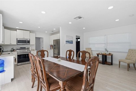 Casa en venta en Winter Park, Florida, 4 dormitorios, 195.28 m2 № 2239452 - foto 22