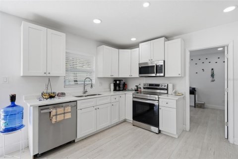 Casa en venta en Winter Park, Florida, 4 dormitorios, 195.28 m2 № 2239452 - foto 6