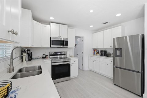 Casa en venta en Winter Park, Florida, 4 dormitorios, 195.28 m2 № 2239452 - foto 5