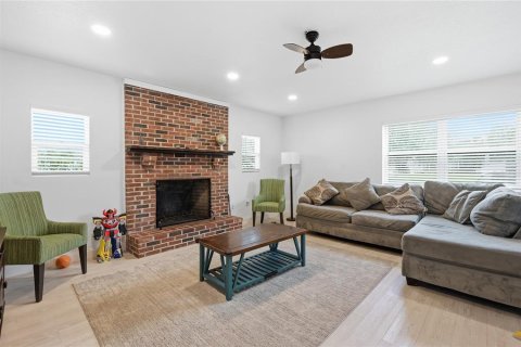 Casa en venta en Winter Park, Florida, 4 dormitorios, 195.28 m2 № 2239452 - foto 3