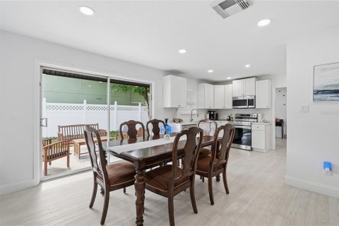 Casa en venta en Winter Park, Florida, 4 dormitorios, 195.28 m2 № 2239452 - foto 21
