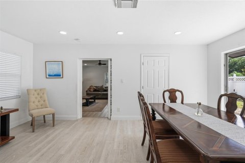 Casa en venta en Winter Park, Florida, 4 dormitorios, 195.28 m2 № 2239452 - foto 24