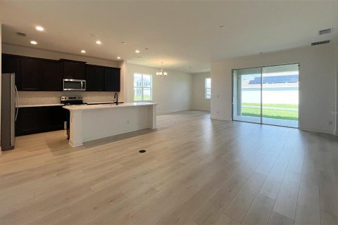 House in TRINITY LAKES in Groveland, Florida 4 bedrooms, 186.55 sq.m. № 1841700 - photo 6