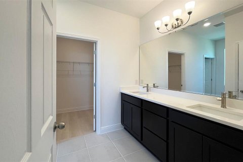 House in TRINITY LAKES in Groveland, Florida 4 bedrooms, 186.55 sq.m. № 1841700 - photo 10