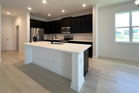 House in TRINITY LAKES in Groveland, Florida 4 bedrooms, 186.55 sq.m. № 1841700 - photo 7