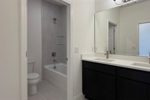 House in TRINITY LAKES in Groveland, Florida 4 bedrooms, 186.55 sq.m. № 1841700 - photo 4