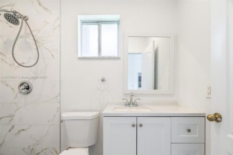 House in Miami, Florida 3 bedrooms, 115.57 sq.m. № 1708824 - photo 23