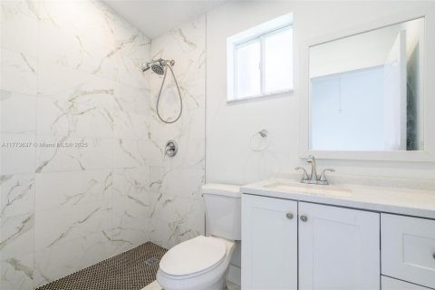 House in Miami, Florida 3 bedrooms, 115.57 sq.m. № 1708824 - photo 24