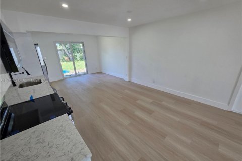 Villa ou maison à vendre à Riviera Beach, Floride: 3 chambres, 90.3 m2 № 1966967 - photo 10