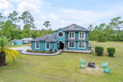 House in New Smyrna Beach, Florida 5 bedrooms, 252.04 sq.m. № 1847461 - photo 1