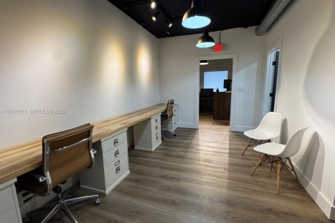 Купить коммерческую недвижимость в Майами, Флорида № 2054578 - фото 7