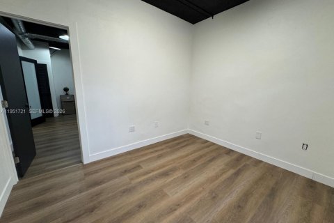 Купить коммерческую недвижимость в Майами, Флорида № 2054578 - фото 5