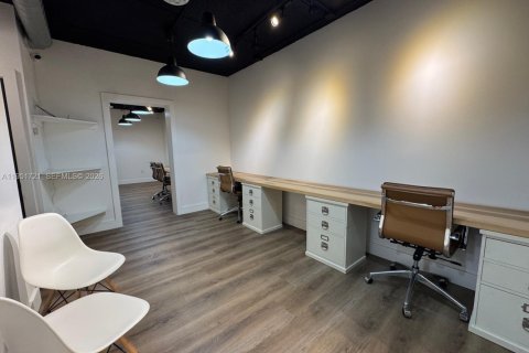 Купить коммерческую недвижимость в Майами, Флорида № 2054578 - фото 9