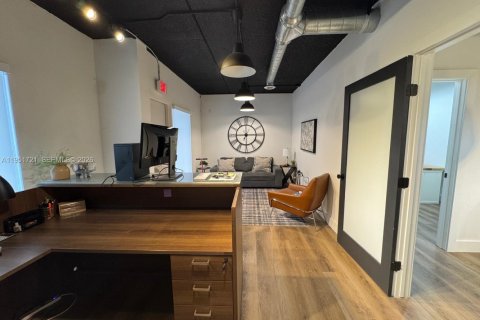 Купить коммерческую недвижимость в Майами, Флорида № 2054578 - фото 13