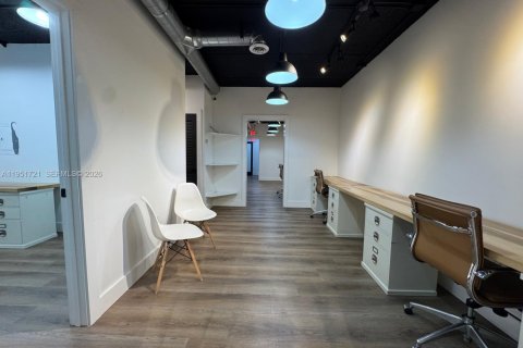 Купить коммерческую недвижимость в Майами, Флорида № 2054578 - фото 12