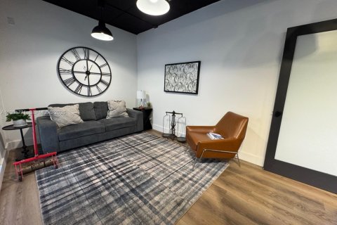 Купить коммерческую недвижимость в Майами, Флорида № 2054578 - фото 17