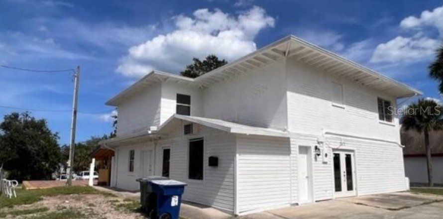 Commercial property in South Daytona, Florida № 1366483