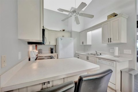 House in Bradenton, Florida 2 bedrooms, 99.22 sq.m. № 1884404 - photo 13