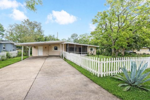 House in Daytona Beach, Florida 3 bedrooms, 108.6 sq.m. № 2139463