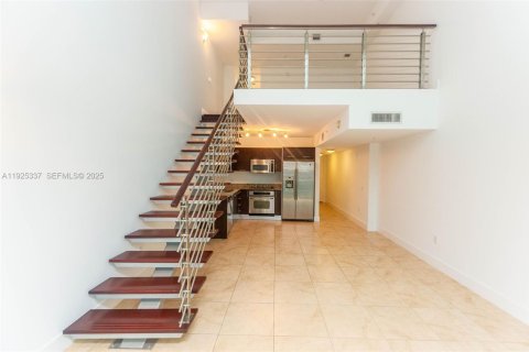 Condominio en venta en Miami, Florida, 1 dormitorio, 91.69 m2 № 1990262 - foto 13