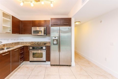 Condominio en venta en Miami, Florida, 1 dormitorio, 91.69 m2 № 1990262 - foto 16