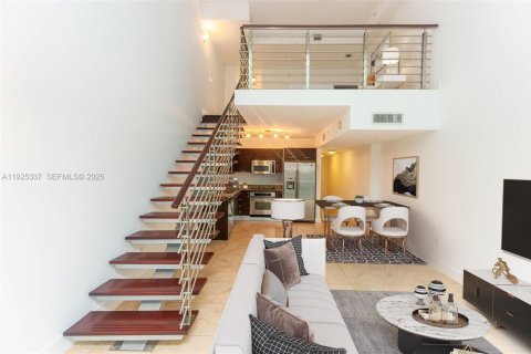 Condominio en venta en Miami, Florida, 1 dormitorio, 91.69 m2 № 1990262 - foto 2