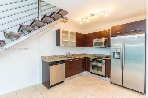 Condominio en venta en Miami, Florida, 1 dormitorio, 91.69 m2 № 1990262 - foto 15