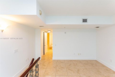 Condominio en venta en Miami, Florida, 1 dormitorio, 91.69 m2 № 1990262 - foto 24