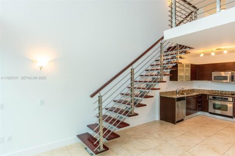 Condominio en venta en Miami, Florida, 1 dormitorio, 91.69 m2 № 1990262 - foto 19