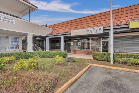 Commercial property in Miramar, Florida № 1937902 - photo 6