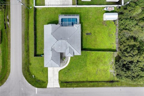 Villa ou maison à Port Charlotte, Floride 3 chambres, 201.78 m2 № 2396894