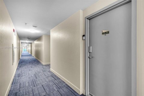 Copropriété à vendre à Miami, Floride: 2 chambres, 91.23 m2 № 2041796 - photo 2