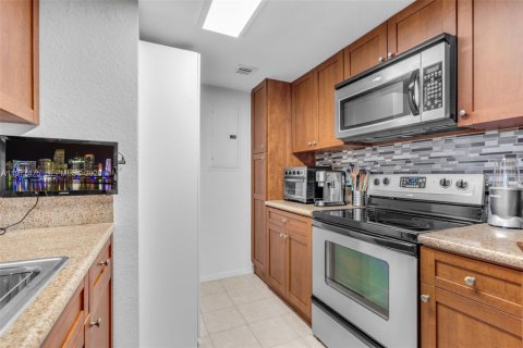 Copropriété à vendre à Miami, Floride: 2 chambres, 91.23 m2 № 2041796 - photo 12